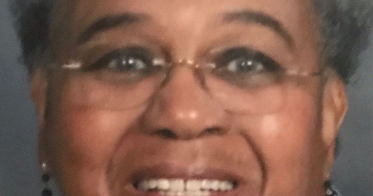 Portrait of Chloe Elliott