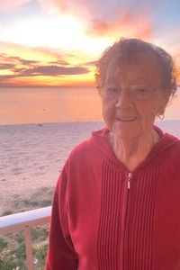 Betty Jean Molhoek
