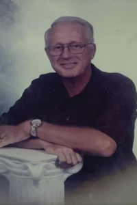 Dennis  Knarr