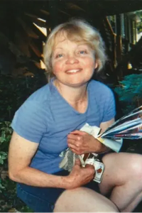 Laura  Christy