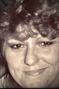 Christel  Riddell