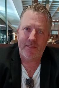 Marcus JamesVan Loon