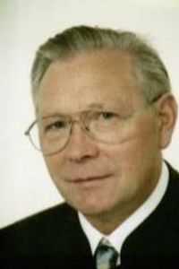 Alfred  Roos