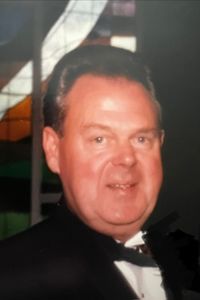 Wayne  Currie